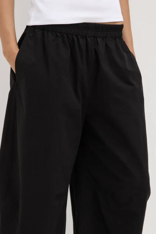 Lola Barrel Pant