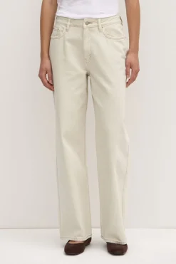 Womens Relaxed Jean