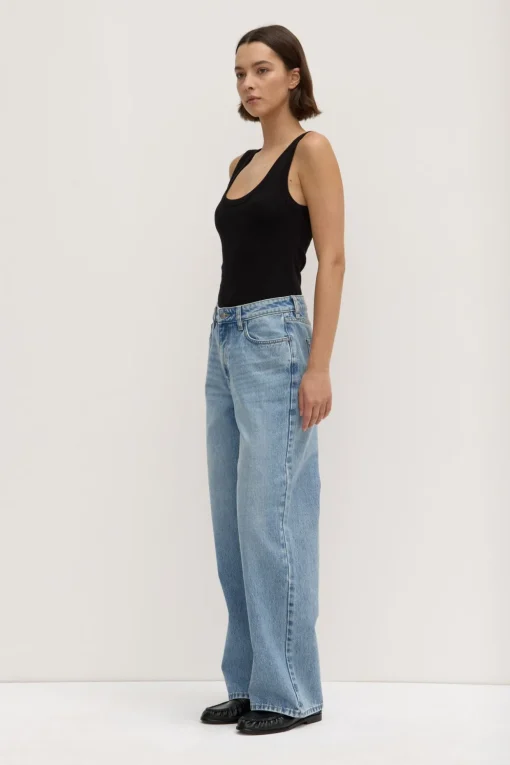 Womens Relaxed Jean