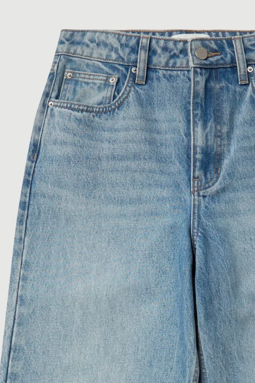 Womens Relaxed Jean